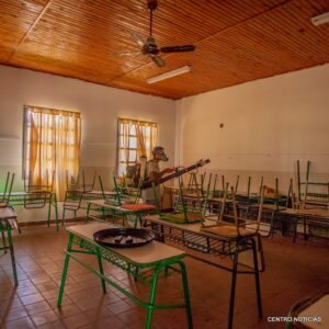 desinfectan escuelas