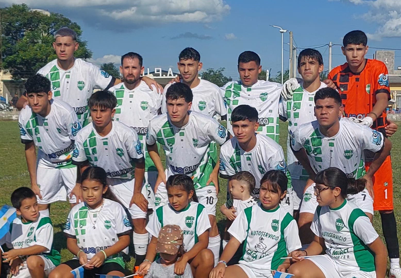 Goleada y autoridad: Progreso Unidos debutó con un contundente 4-0 ante Sarmiento