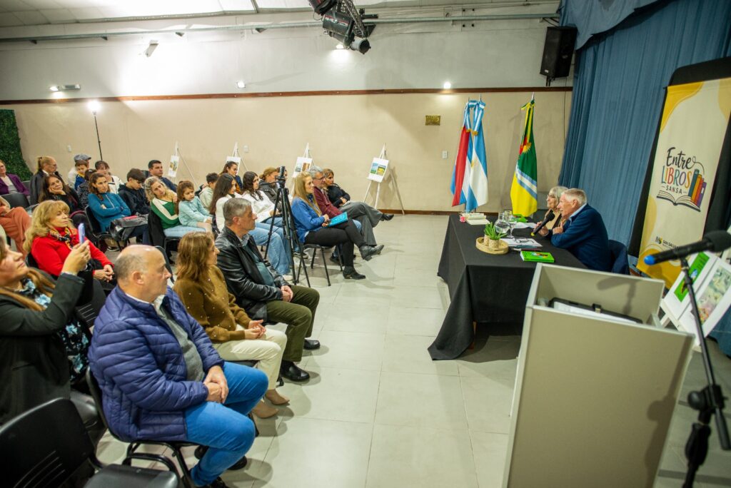 Presentan libro Entre Rios Turismo