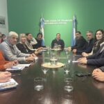 La provincia mejoró la propuesta salarial para los docentes y ratificó su compromiso con el diálogo