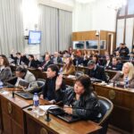 En medio de una fuerte protesta y con dos votos del PJ, el Senado aprobó la reforma jubilatoria