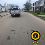Choque entre camioneta y moto: una joven resultó con lesiones leves