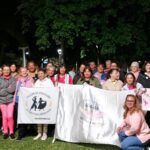 Octubre Rosa: emotiva y concurrida caminata de ALCEC en la Plaza 25 de Mayo