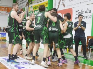 Ferro festejo ante La Armonia